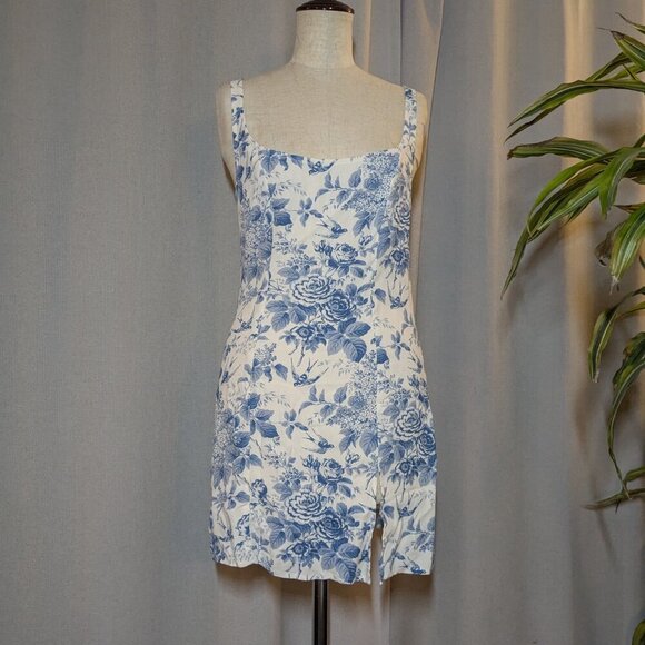 Reformation Noha Dress Blue White Floral Mini Slit Pompadour Size 2 - Picture 3 of 8